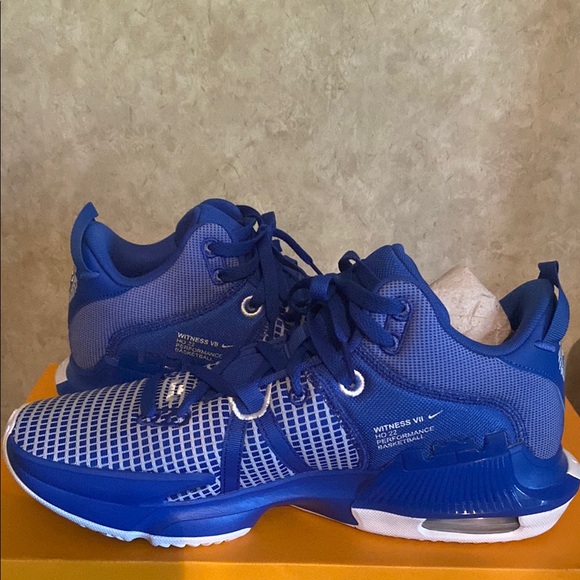 LeBron Witness VII TB
Color: Game Royal/White-Game Royal - Picture 8 of 12